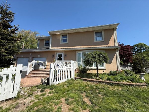 48 E Grove Street , Massapequa, NY 11758