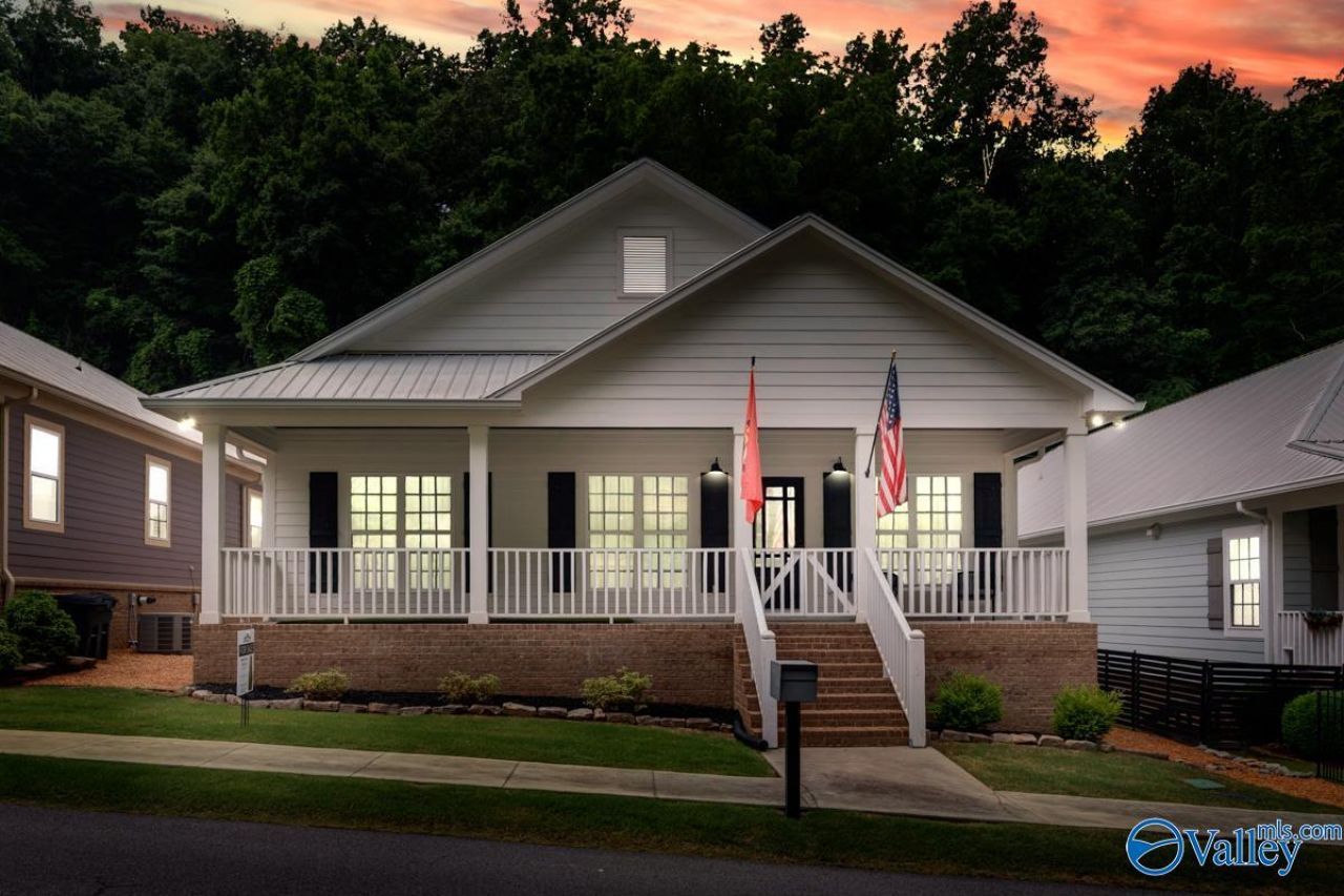 1521 Patterson Street, Guntersville, AL 35976 Main Photo