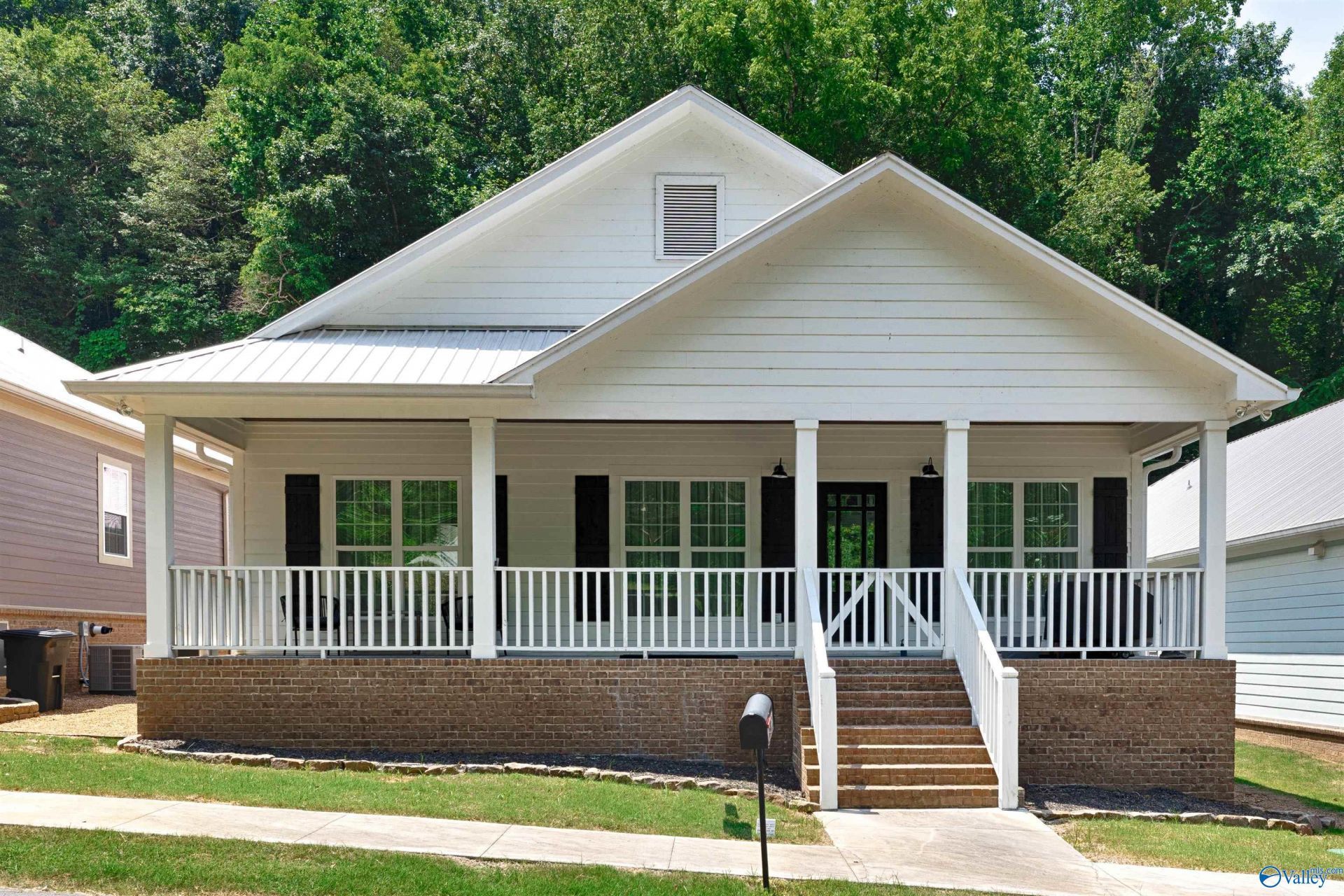 1521 Patterson Street, Guntersville, AL 35976 Main Photo