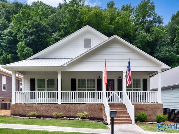 1521 Patterson Street, Guntersville, AL 35976