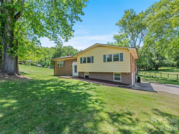 182 Fairway Hills Drive , Waynesville, NC 28786