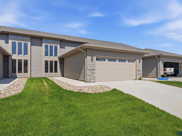 6133 S Bison Pl, Sioux Falls, SD 57108