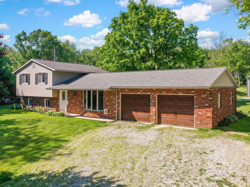 3325 Kauffman Road NW, Carroll, OH 43112 Photo 2