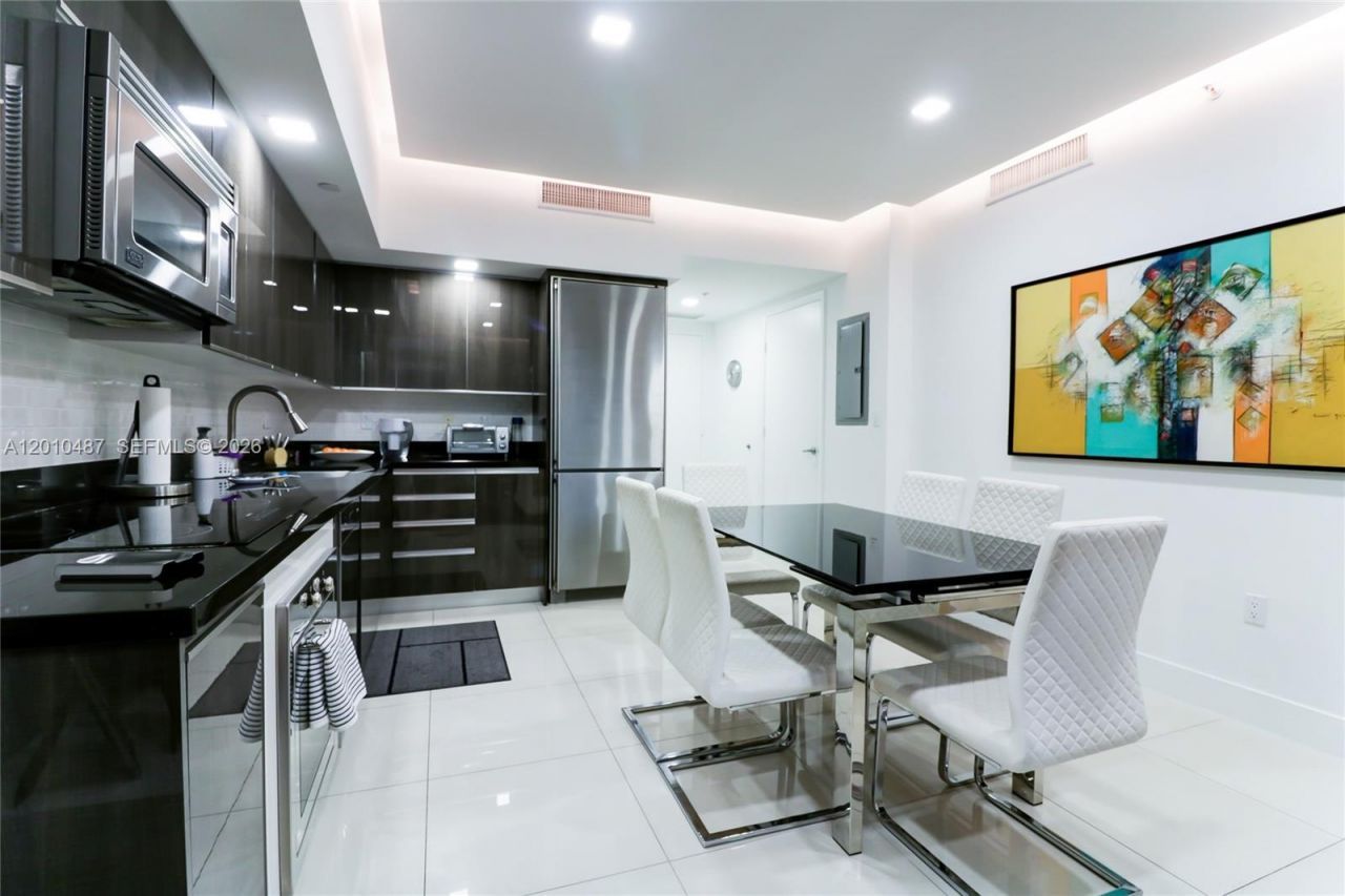 92 SW 3rd St , Unit 2808, Miami, FL 33130 Photo