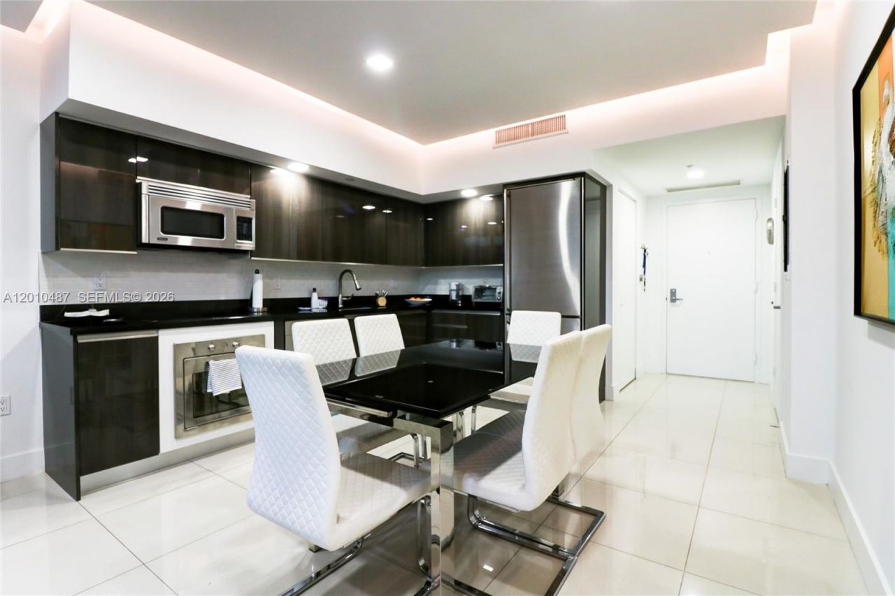 92 SW 3rd St , Unit 2808, Miami, FL 33130 Photo