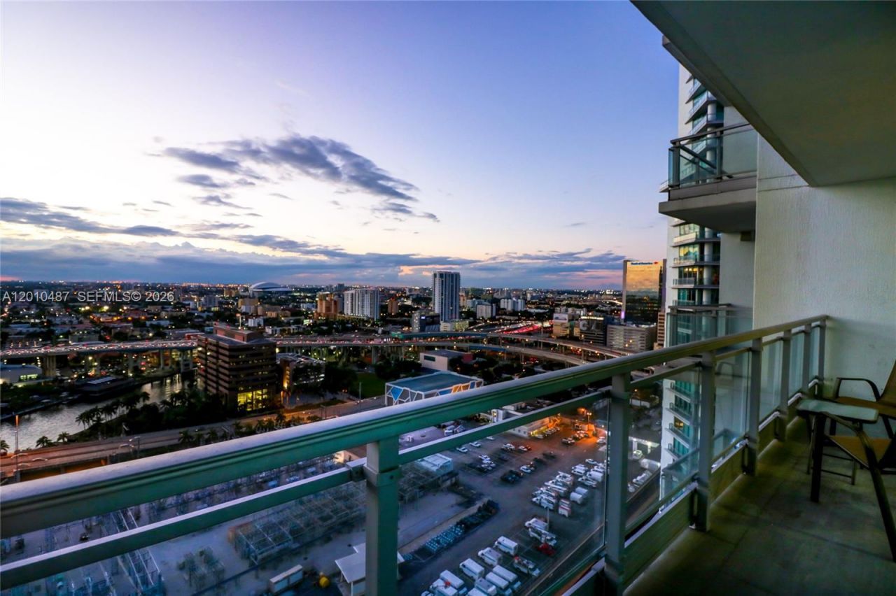 92 SW 3rd St , Unit 2808, Miami, FL 33130 Photo