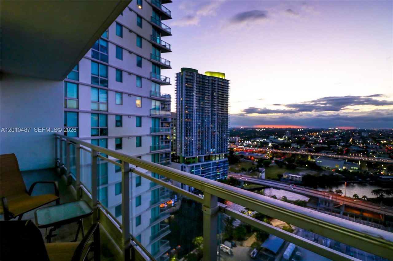 92 SW 3rd St , Unit 2808, Miami, FL 33130 Photo