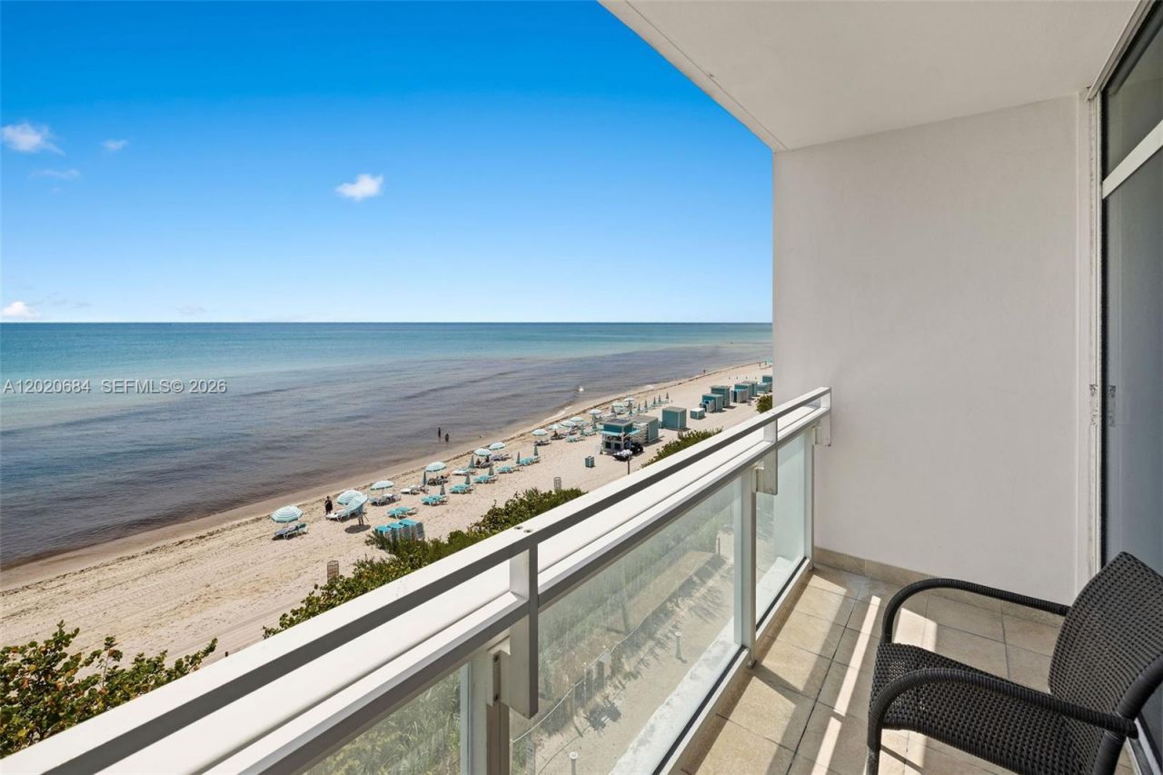 6801 Collins Ave , Unit 417, Miami Beach, FL 33141 Photo