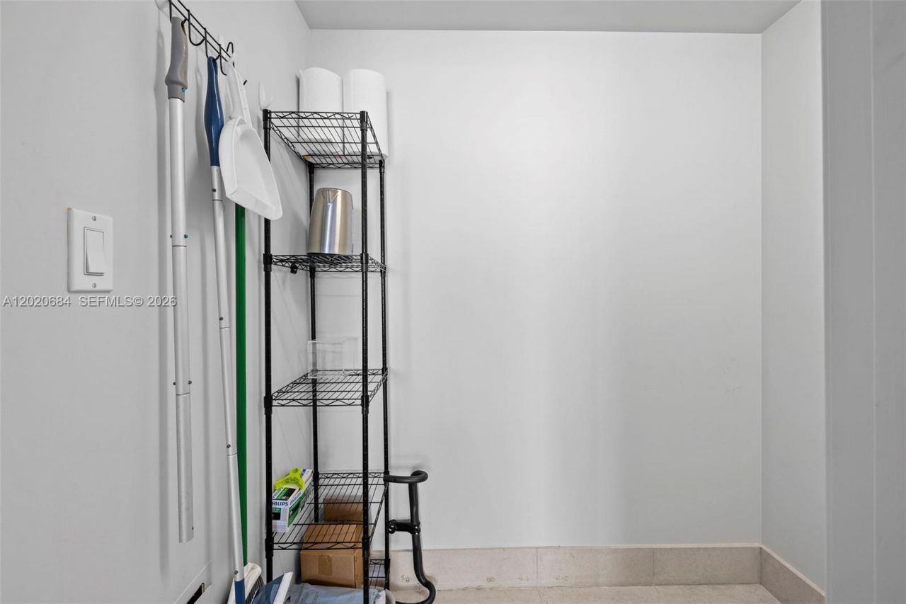 6801 Collins Ave , Unit 417, Miami Beach, FL 33141 Photo