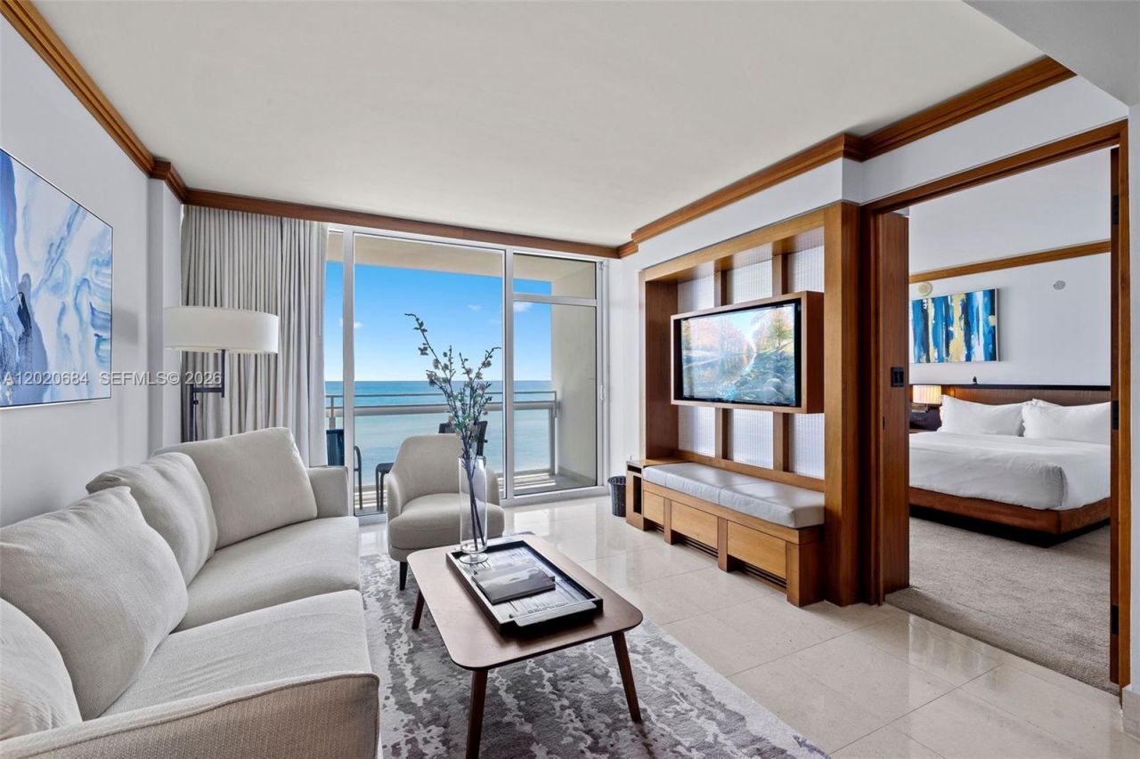 6801 Collins Ave , Unit 417, Miami Beach, FL 33141 Photo