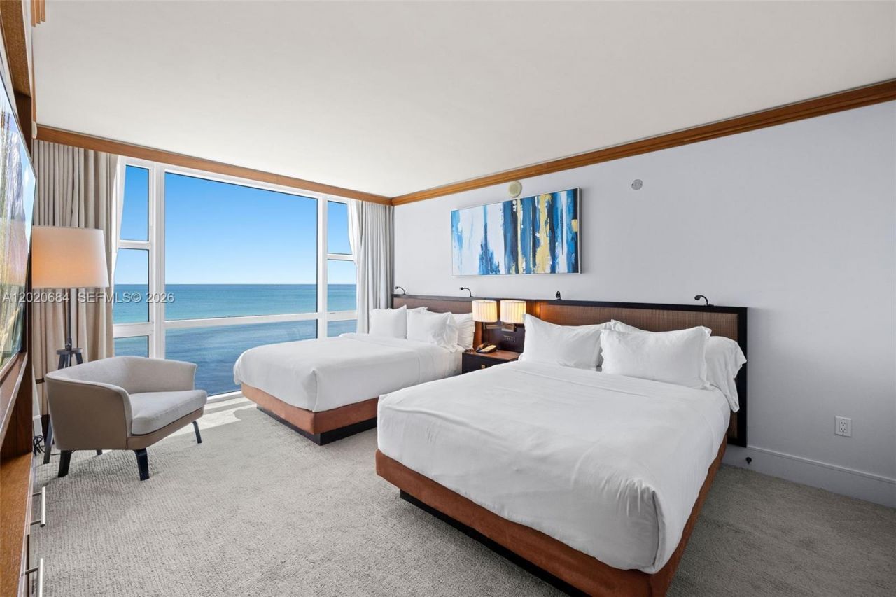 6801 Collins Ave , Unit 417, Miami Beach, FL 33141 Photo