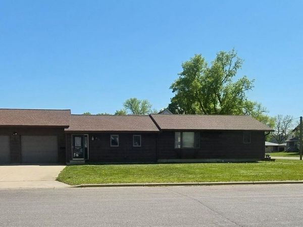 613 E Walnut Avenue, Olivia, MN 56277