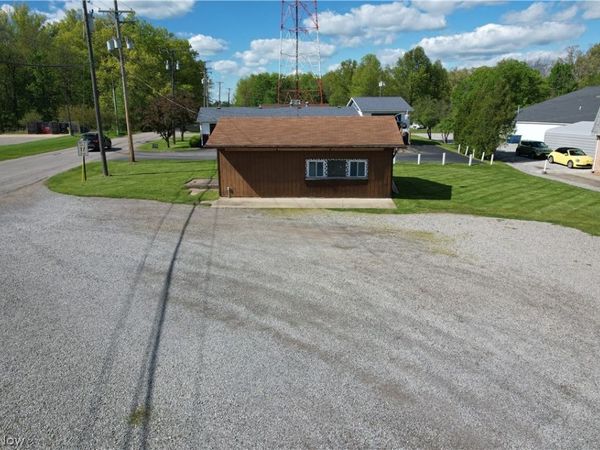 17688 Mahoning Avenue , Lake Milton, OH 44429