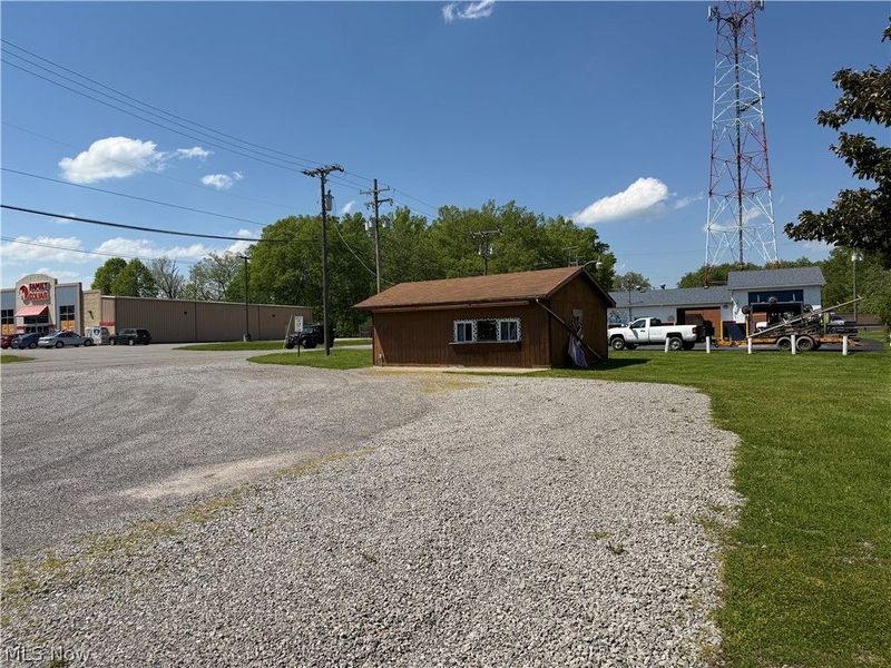 17688 Mahoning Avenue, Lake Milton, OH 44429 Photo 12