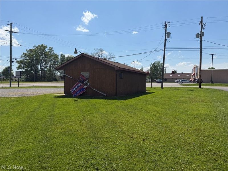 17688 Mahoning Avenue, Lake Milton, OH 44429 Photo 13