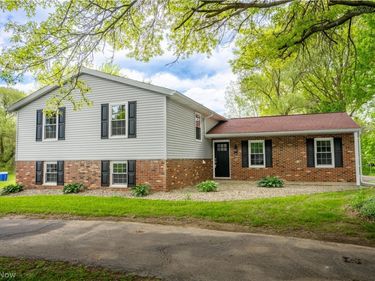 6518 Lorraine Avenue NW, Massillon, OH 44646