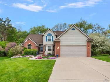 607 Salus Drive, Waterford Twp, MI 48327