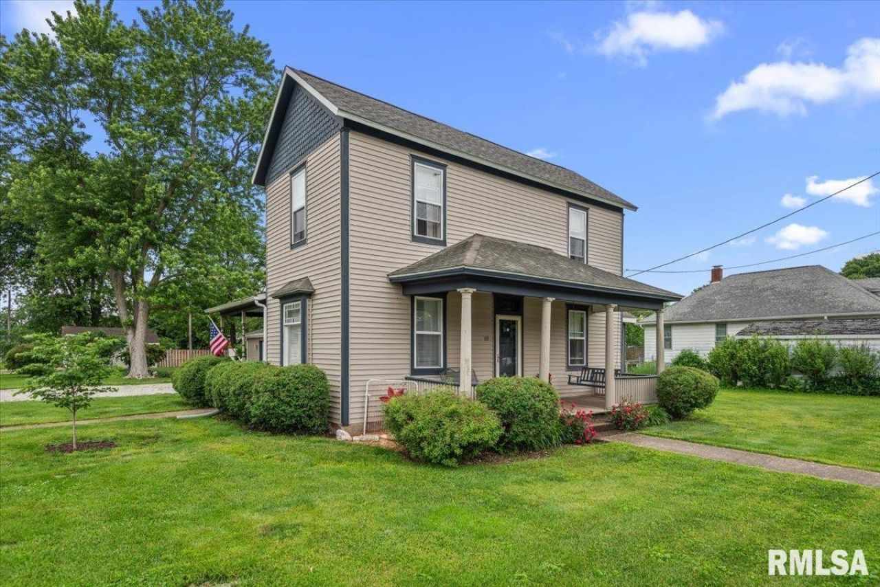 133 W Springer Street, Divernon, IL 62530 Main Photo
