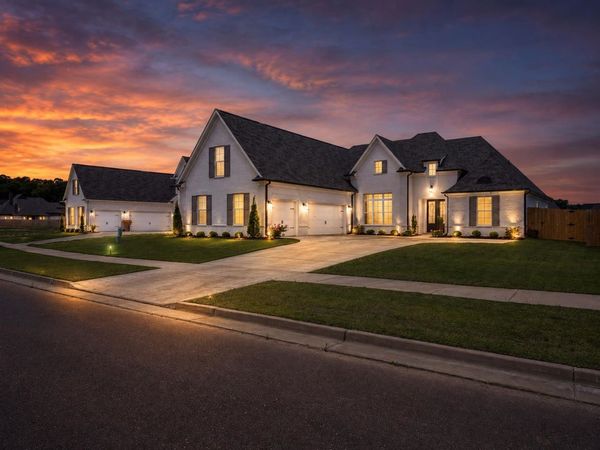 9606 GRAYS HOLLOW DR S, Cordova, TN 38018