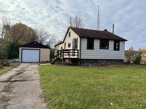 17 LINWOOD AVENUE, Oshkosh, WI 54901