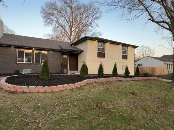 8701 Ward Parkway, Kansas City, MO 64114