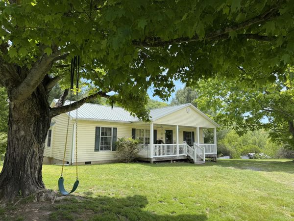 216 Bald Hills Farm, Lewisburg, WV 24901