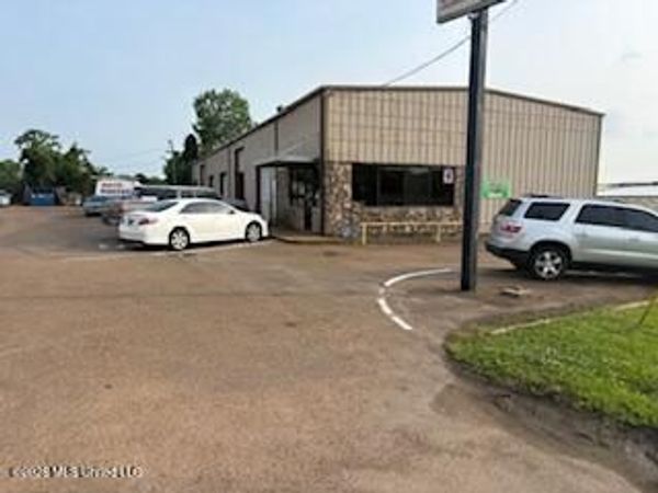 1850 S Frontage Road, Vicksburg, MS 39180