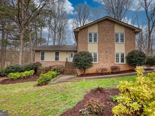 832 Sweet Briar Lane SE, Conyers, GA 30094