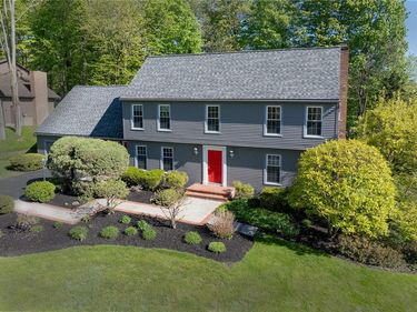 18 High Hill Drive, Pittsford, NY 14534