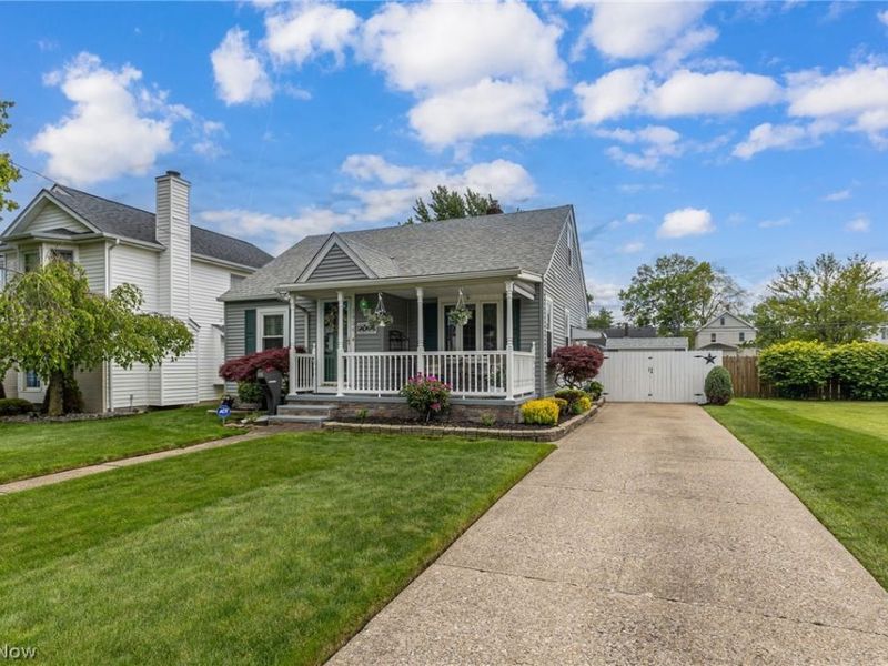 2424 E 30th Street, South Lorain, OH 44055 Photo 1