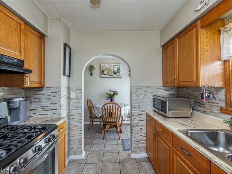 2424 E 30th Street, South Lorain, OH 44055 Photo 18