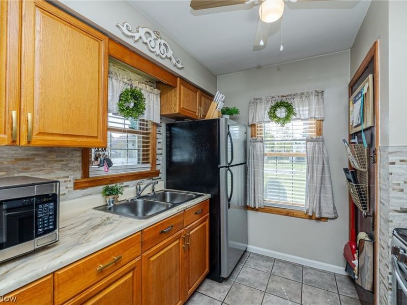 2424 E 30th Street, South Lorain, OH 44055 Photo 20