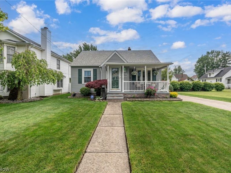 2424 E 30th Street, South Lorain, OH 44055 Photo 3
