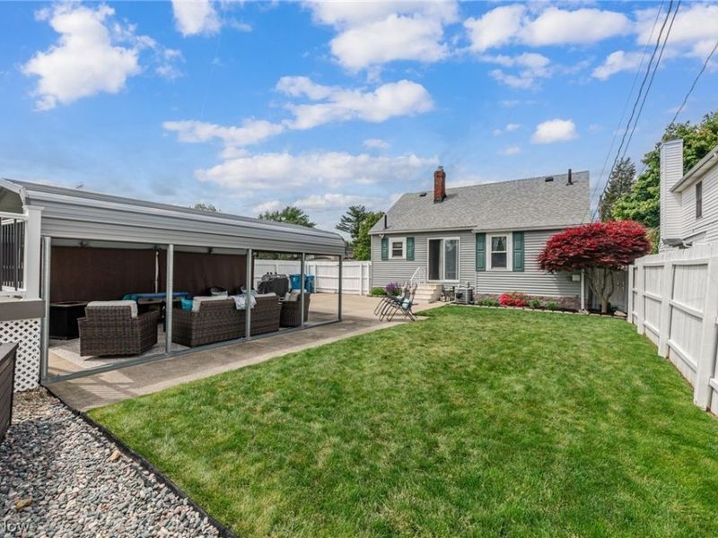2424 E 30th Street, South Lorain, OH 44055 Photo 6