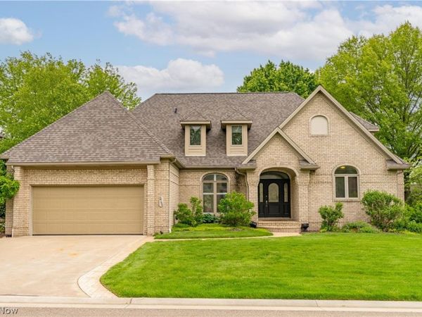 3790 Woodleigh Avenue NW, Canton, OH 44718