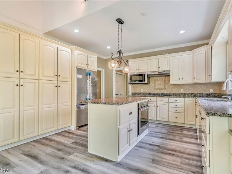3790 Woodleigh Avenue NW, Canton, OH 44718 Photo 16