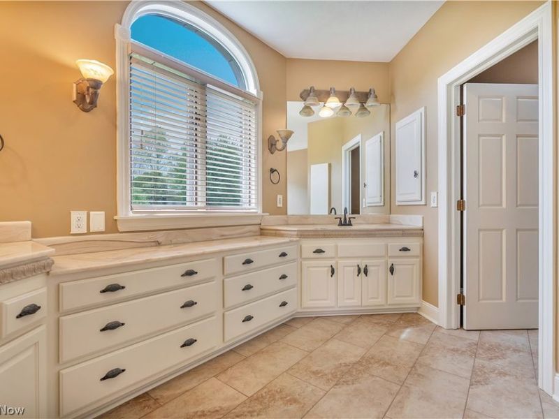 3790 Woodleigh Avenue NW, Canton, OH 44718 Photo 20