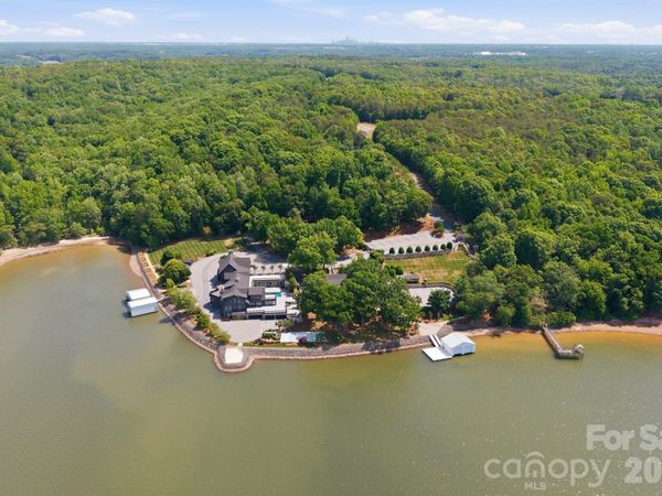 9719 Nine Eagles Lane , Charlotte, NC 28278