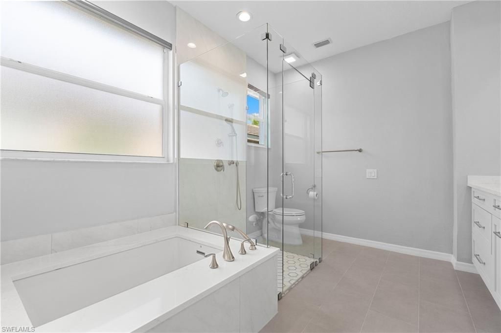 1717 Winding Oaks Way, Naples, FL 34109 Photo
