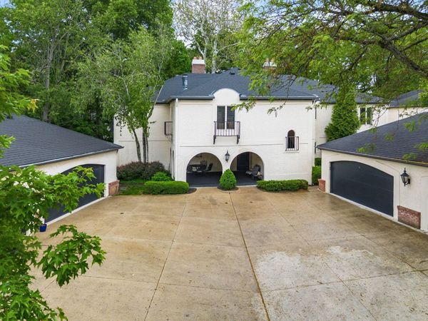 100 Bishop Square , Bexley, OH 43209