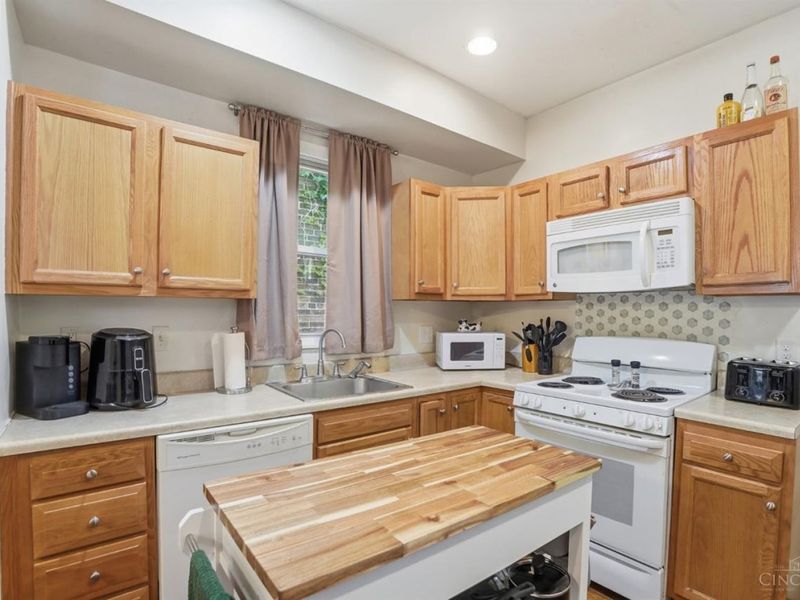 2355 Chickasaw Street, Cincinnati, OH 45219 Photo 14