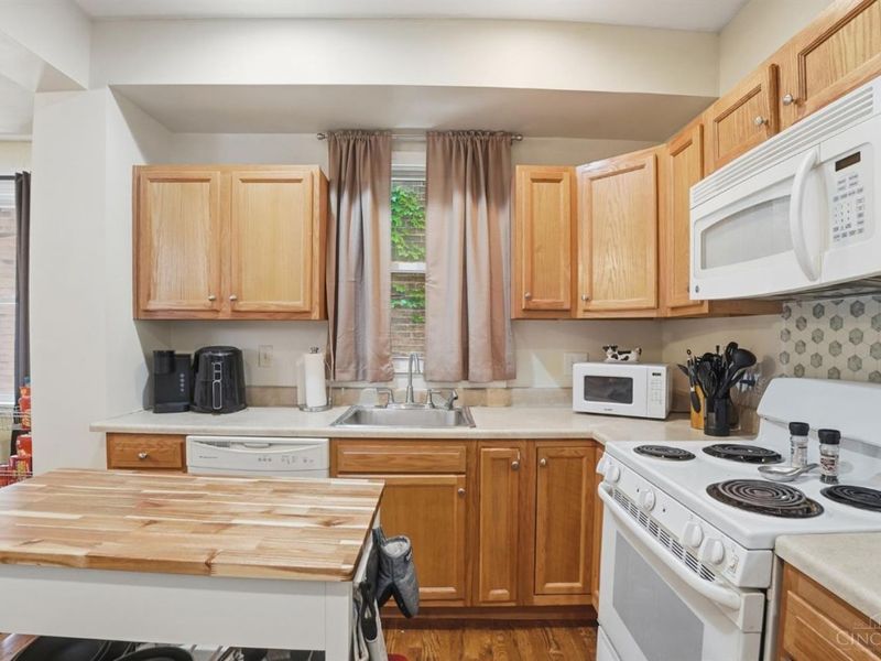 2355 Chickasaw Street, Cincinnati, OH 45219 Photo 15