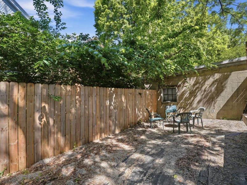 2355 Chickasaw Street, Cincinnati, OH 45219 Photo 37