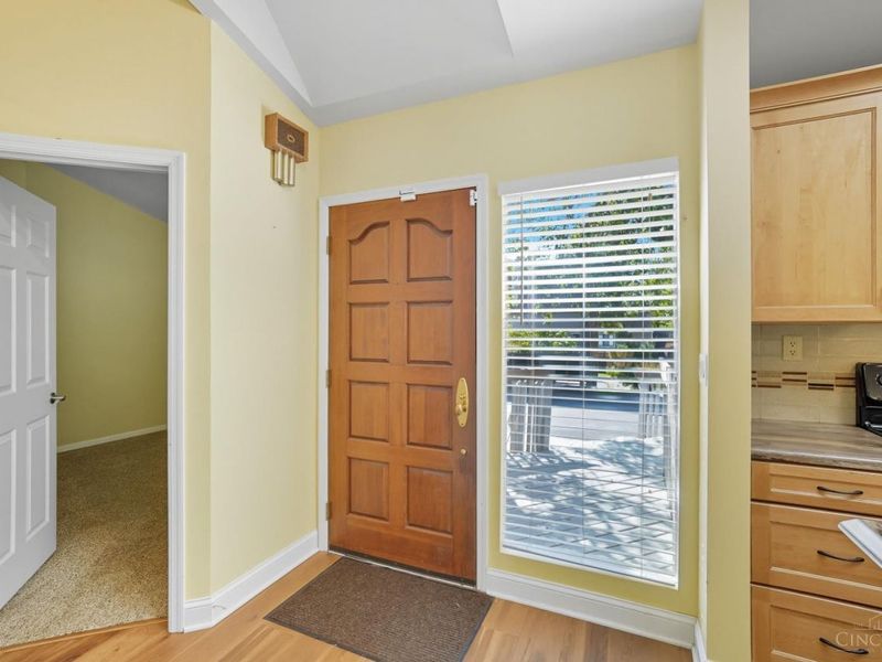 9870 Timbers Drive, Blue Ash, OH 45242 Photo 3