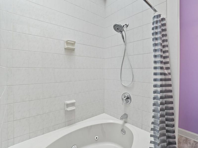 9870 Timbers Drive, Blue Ash, OH 45242 Photo 33