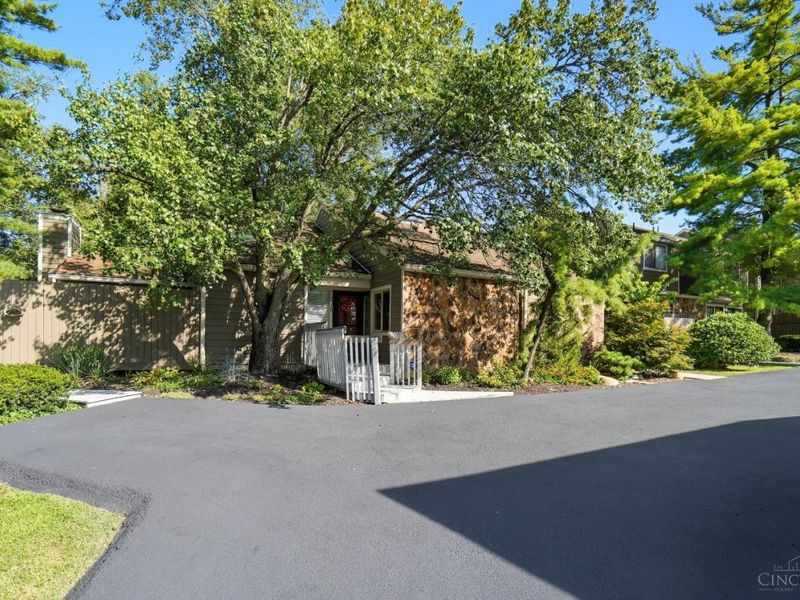 9870 Timbers Drive, Blue Ash, OH 45242 Photo 45