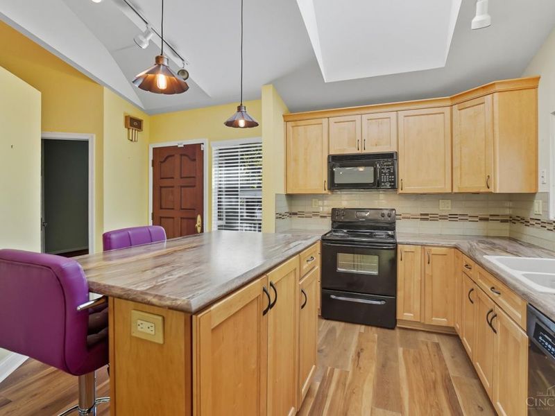 9870 Timbers Drive, Blue Ash, OH 45242 Photo 7