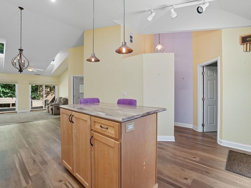 9870 Timbers Drive, Blue Ash, OH 45242 Photo 8