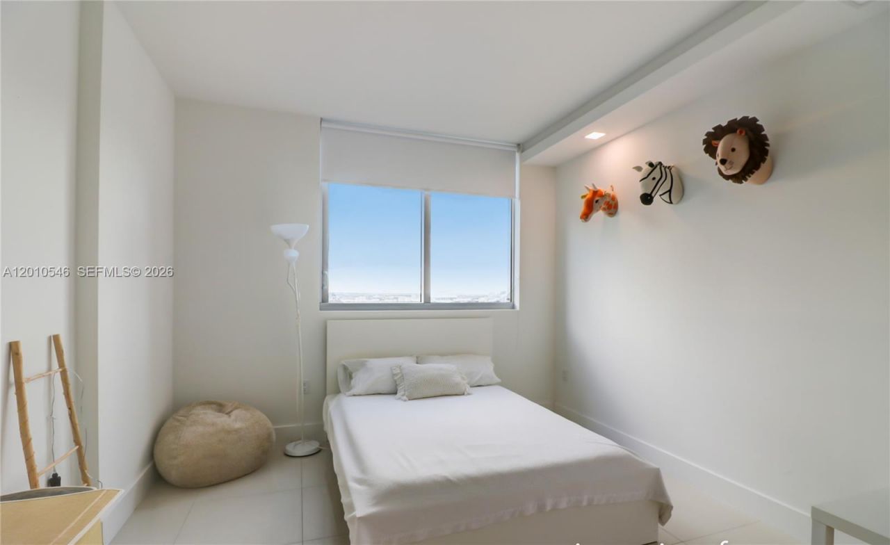 92 SW 3rd St , Unit 2410, Miami, FL 33130 Photo