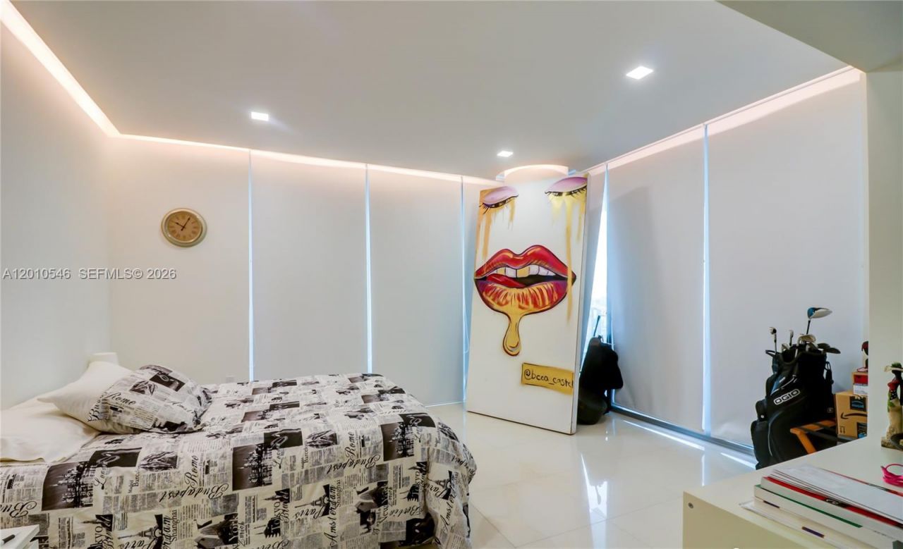 92 SW 3rd St , Unit 2410, Miami, FL 33130 Photo